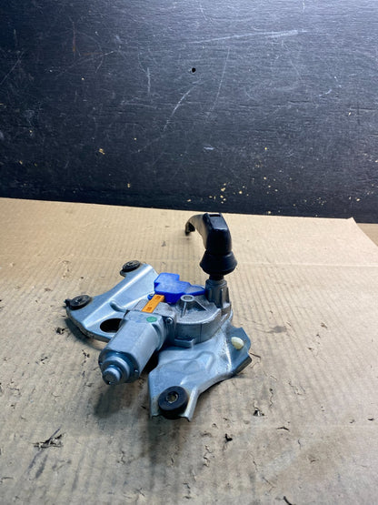 2010 to 2014 Subaru Legacy Outback Rear Wiper Motor Z4824 PS5