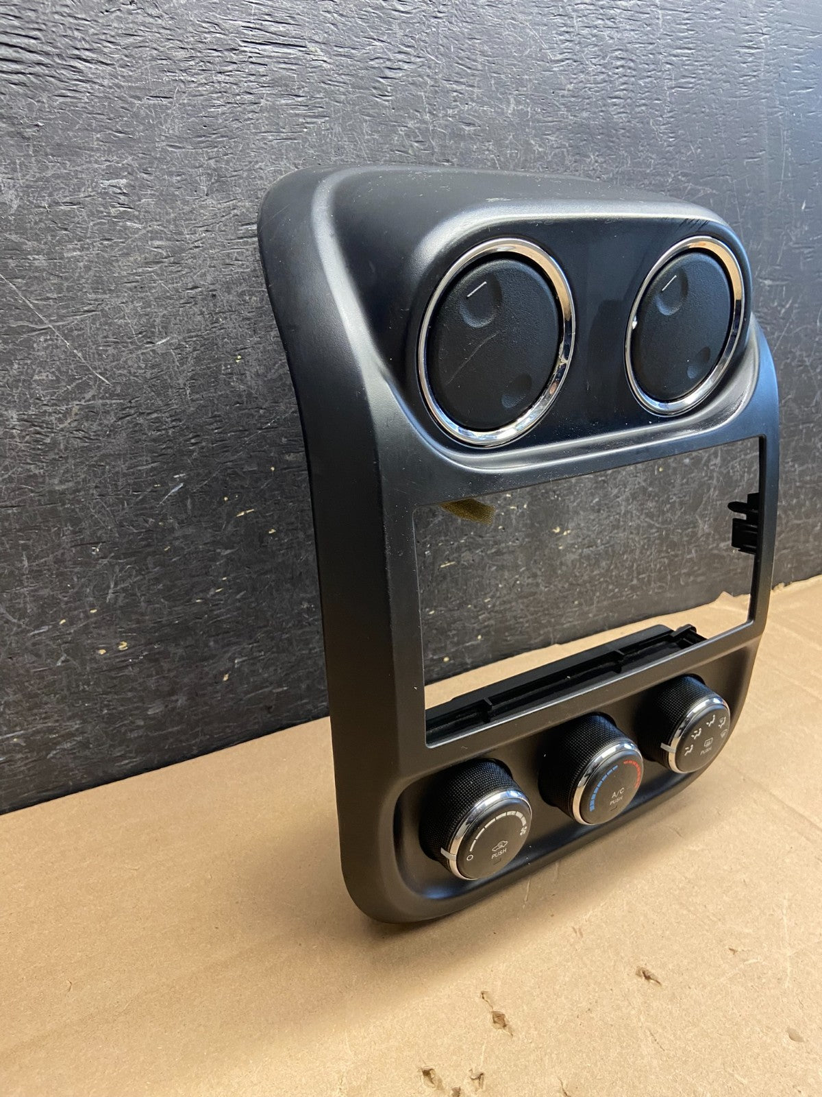 2011 to 2017 Jeep Compass Dash Climate Temperature Control Radio Bezel AI3183 DG2