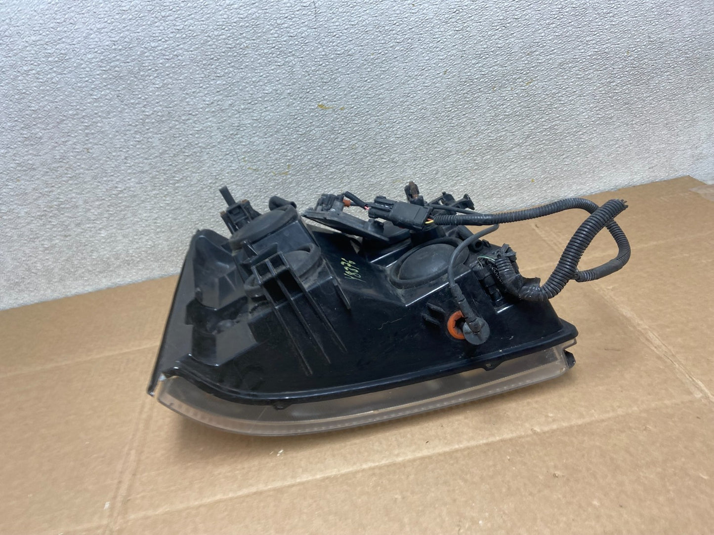 2002 to 2006 Cadillac Escalade Left Driver Lh Xenon HID Headlight Oem Y8376 DW7