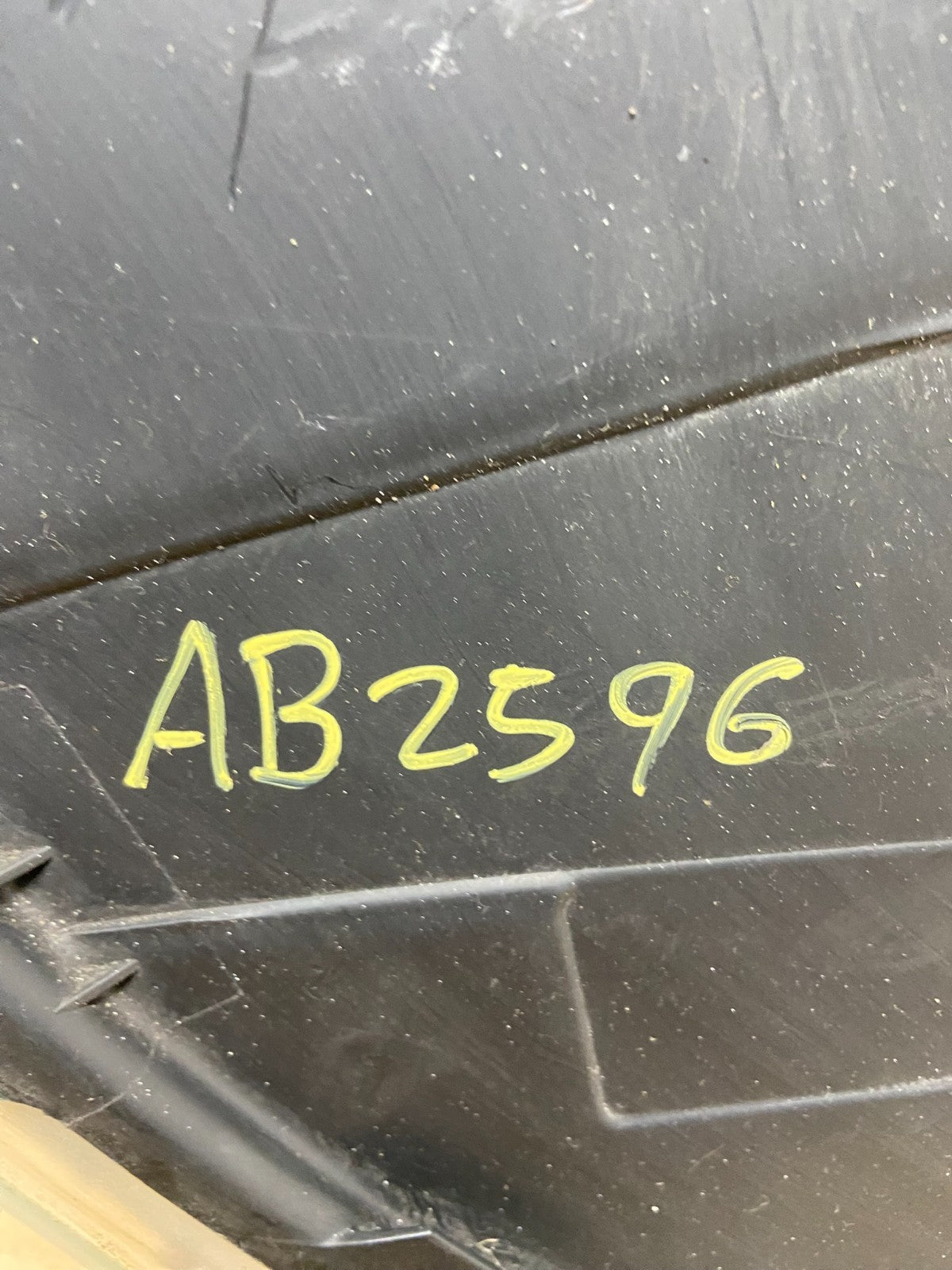 2003 - 2006 Ford Expedition Right Passenger Side Headlight Halogen Oem AB2596 DW7