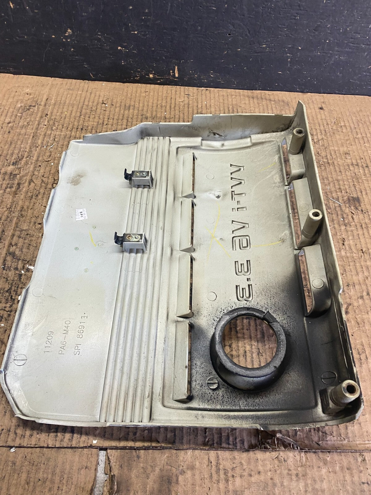 2004 to 2006 Toyota Sienna Highlander 3.3L  Top Engine Cover Lid N1970 PS6