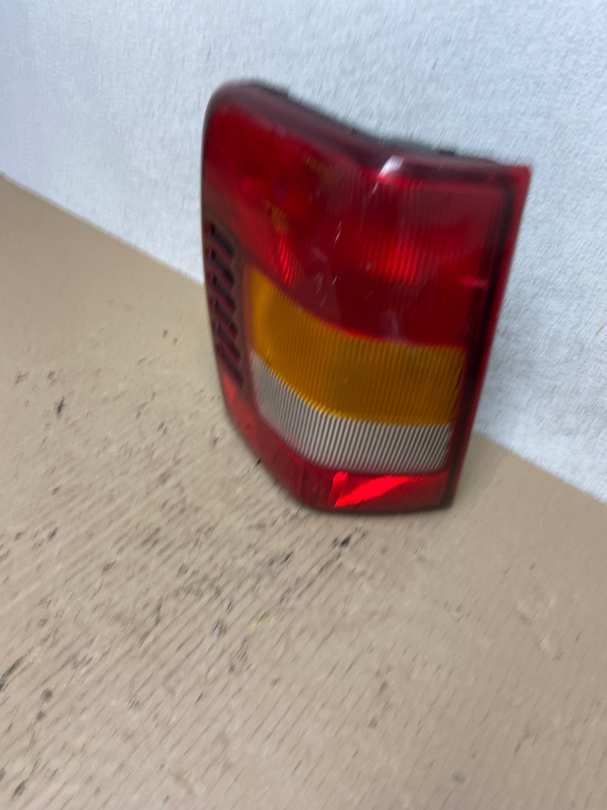1999 - 2004 Jeep Grand Cherokee WJ Left Driver Lh Tail Light AF5919 LK1