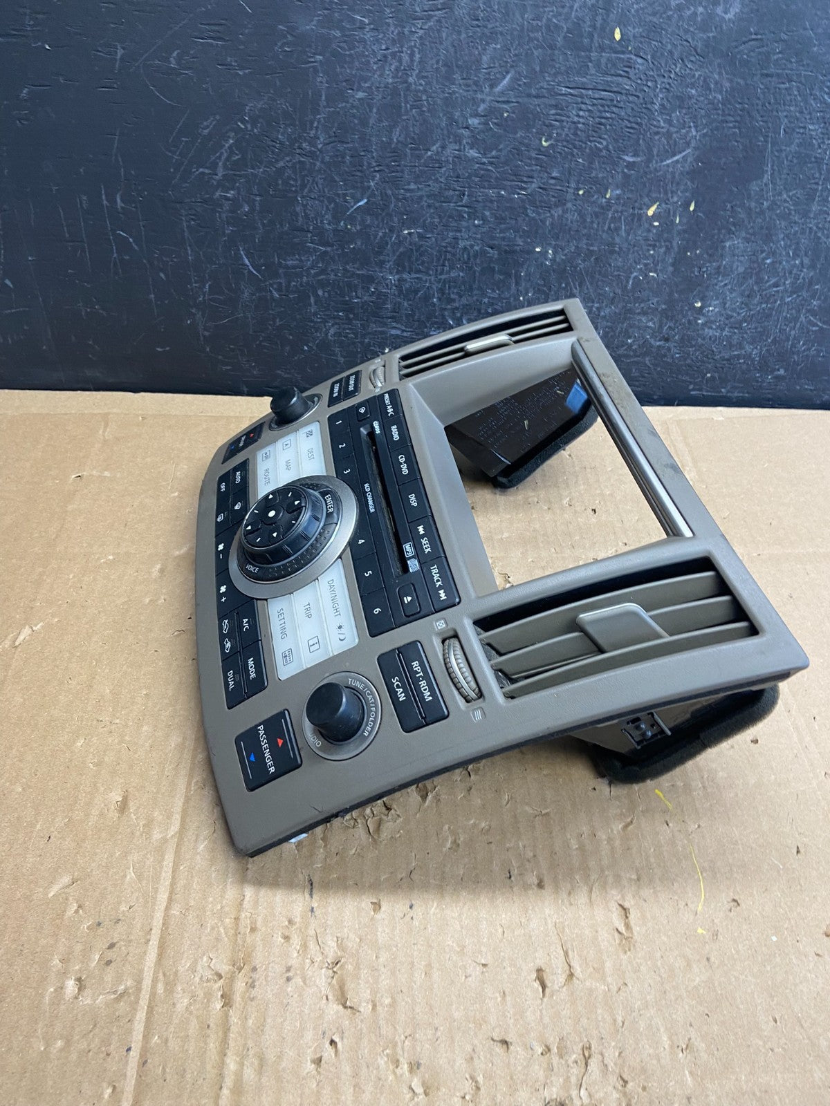 2006 to 2008 Infiniti FX35 FX45 Radio Console Trim Bezel Climate Control AD22542
