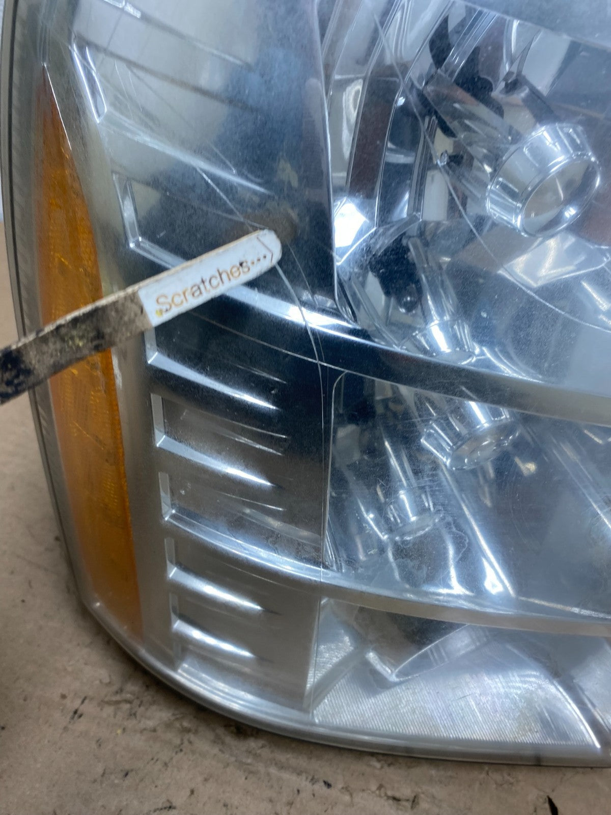 2007 - 2014 Cadillac Escalade Right Passenger Side Xenon HID Headlight AI1075 DW3