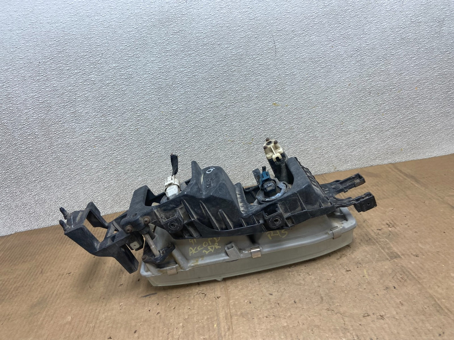 1990 to 1991 Honda Accord Right Passenger RH Headlight AA6668 DG4