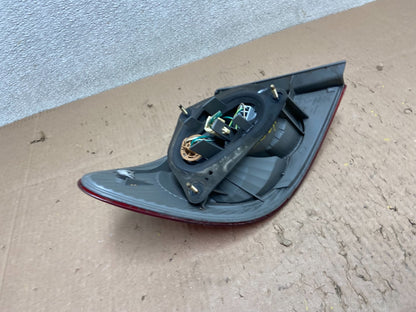 2003 to 2005 Toyota Corolla Right Passenger RH Side Tail Light Oem Y2982 DW4