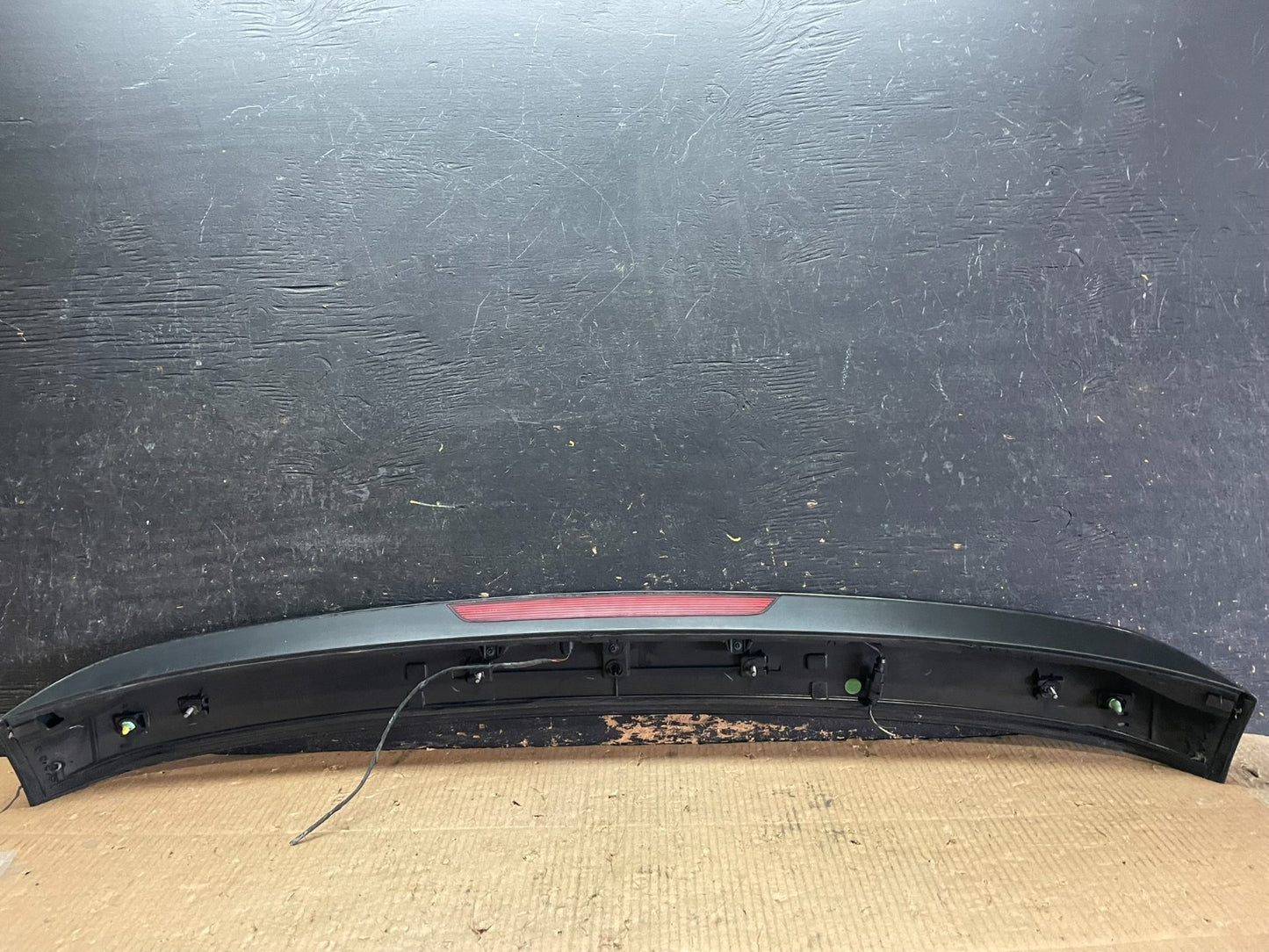 2007 to 2009 AUDI Q7 Rear Tailgate Spoiler W/ 3RD Third Brake Light OEM y6496 DG7