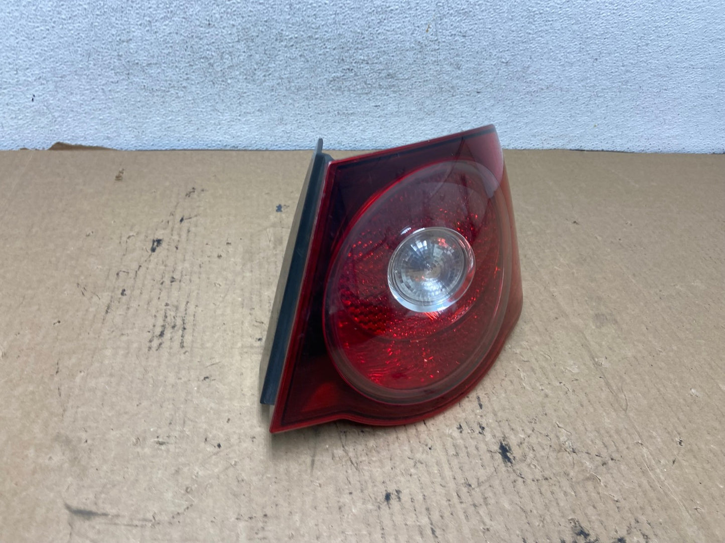 2008 2009 2010 Volkswagen Jetta Right Passenger RH Side Tail Light AG2127 LK2