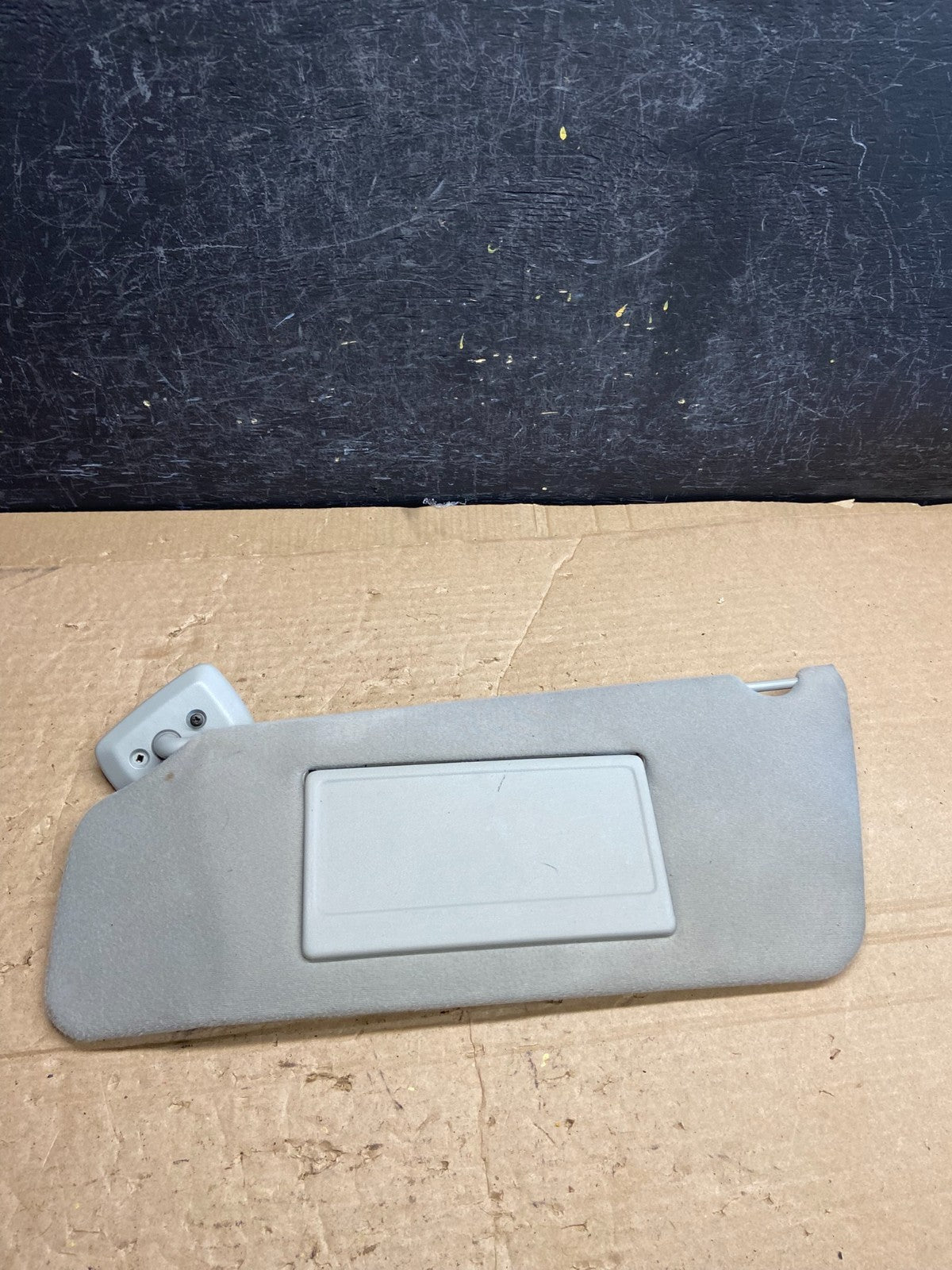 2004-2008 Ford F-150 F150 Left Driver Side Sunvisor Sun Visor 1229503 AF23670