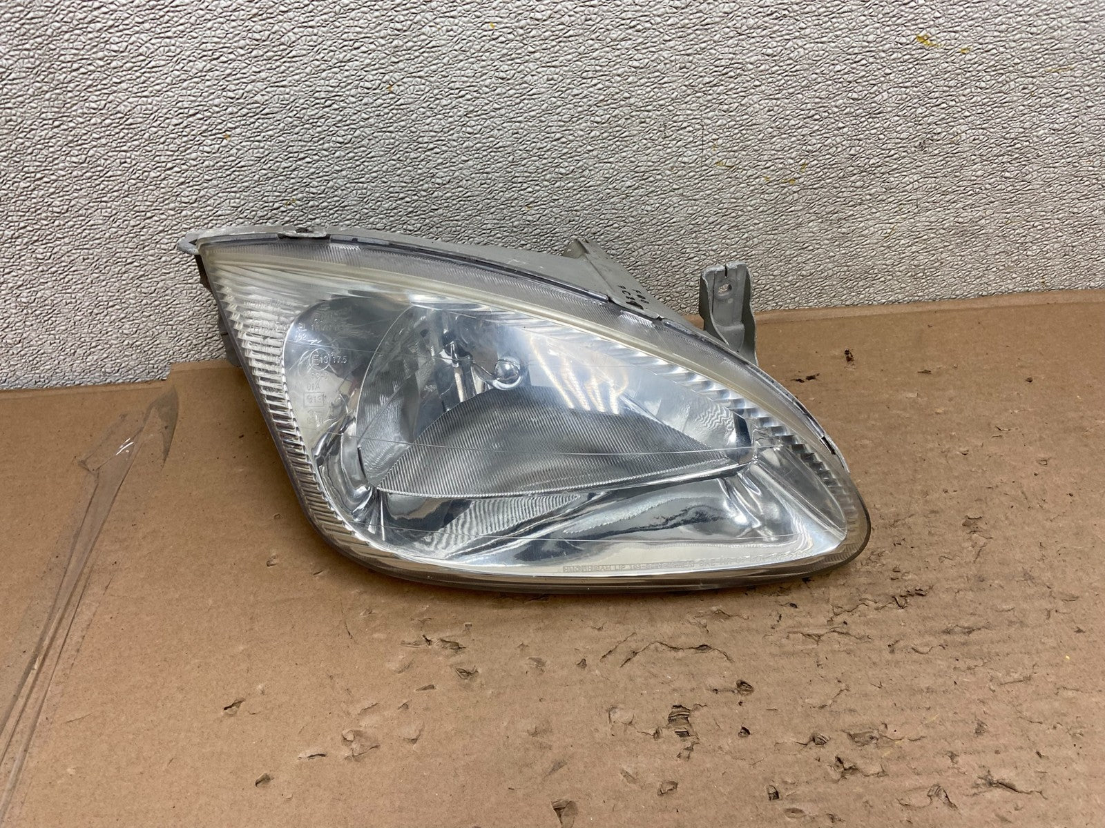 1999 2000 Hyundai Elantra Right Passenger Side Headlight OEM AB0832 DG0