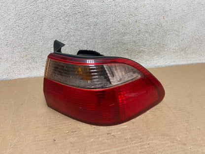 1998 to 2000 Honda Accord Sedan 4door Right RH Side Tail Light AH9412 LK0
