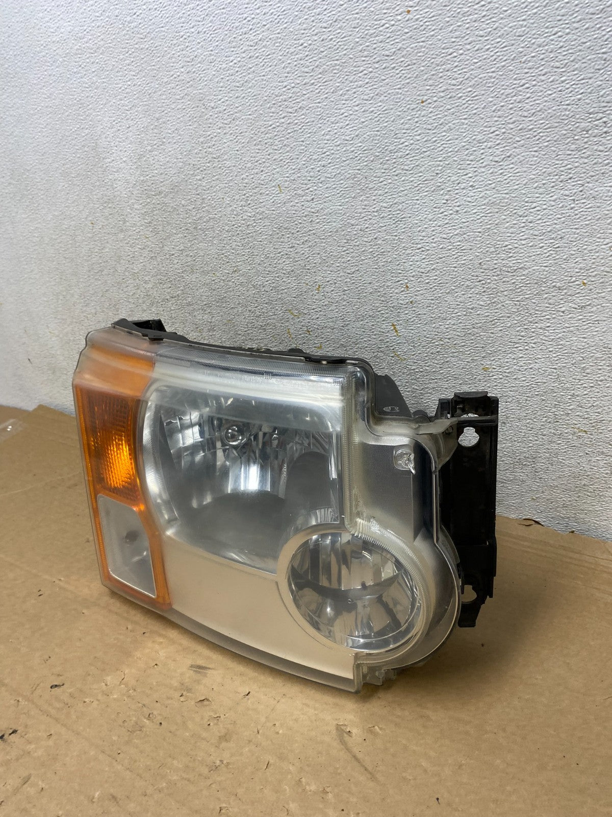 2005 - 2009 Land Rover Lr3 Right Passenger Rh Side Halogen Headlight AH8267 DW1