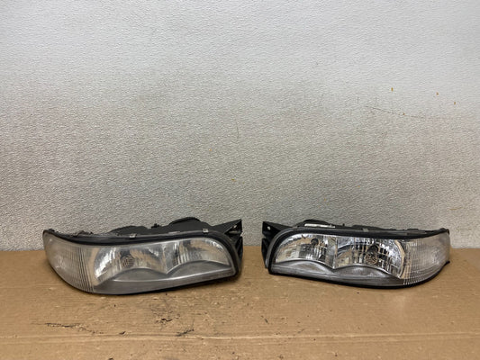 1997 to 1999 Buick Lesabre Left+Right Halogen Headlights AB4812 DW0