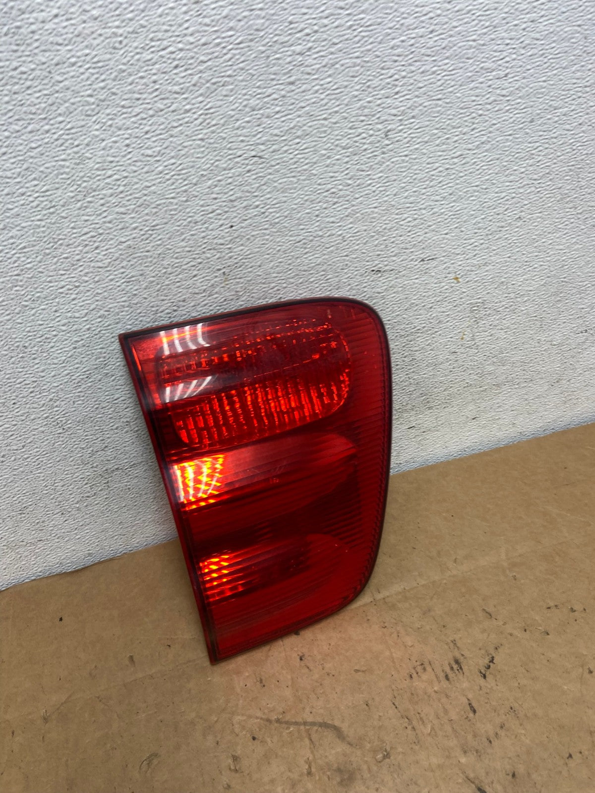 2001- 2004 Toyota Sequoia Driver Left Side Tail light Inner AD4780 LK2