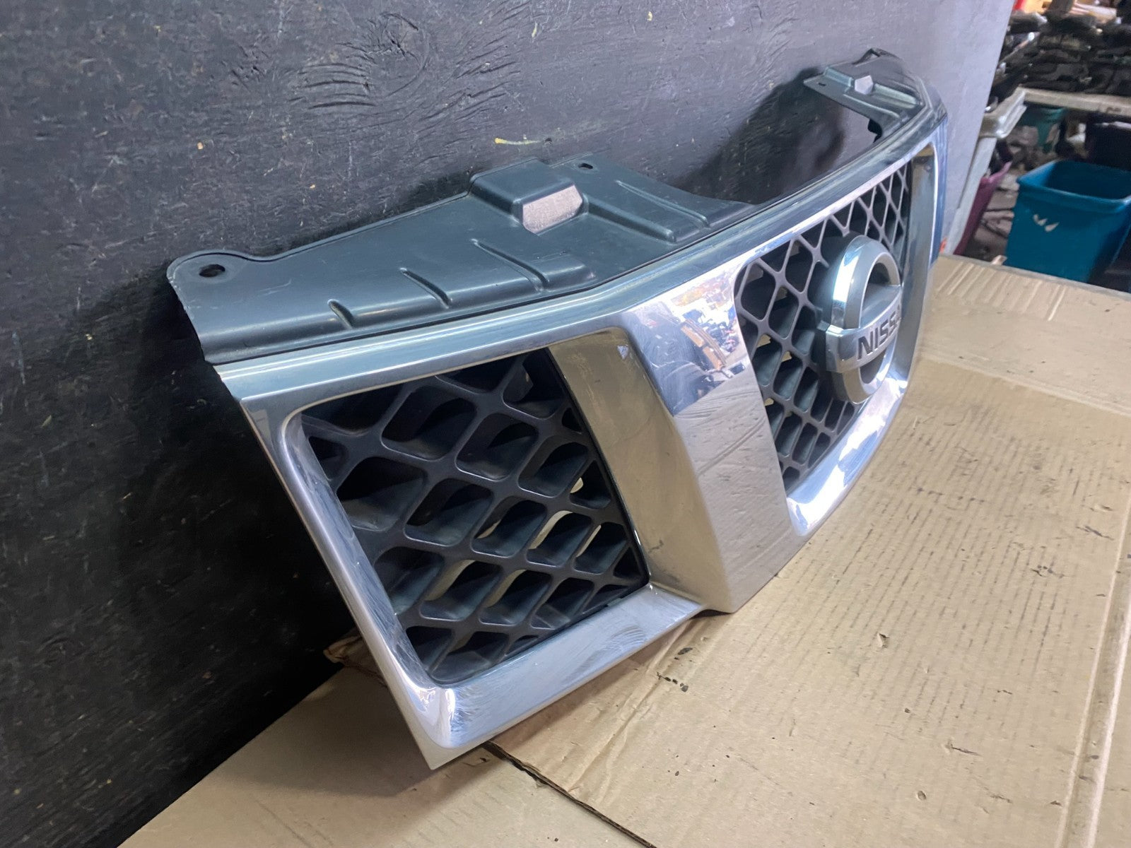 2005 2006 2007 Nissan Pathfinder Chrome Front Upper Grill Grille Oem V2844 DG2