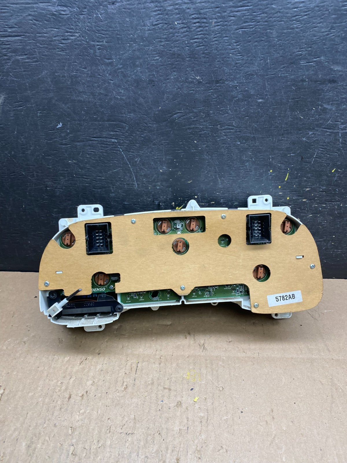 2000 to 2002 Dodge Ram 2500 V10 Instrument Speedometer Gauge Cluster T48334
