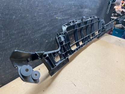 2009 2010 2011 Audi A6 Front Bumper Grille Bracket Retainer V7003 DG5