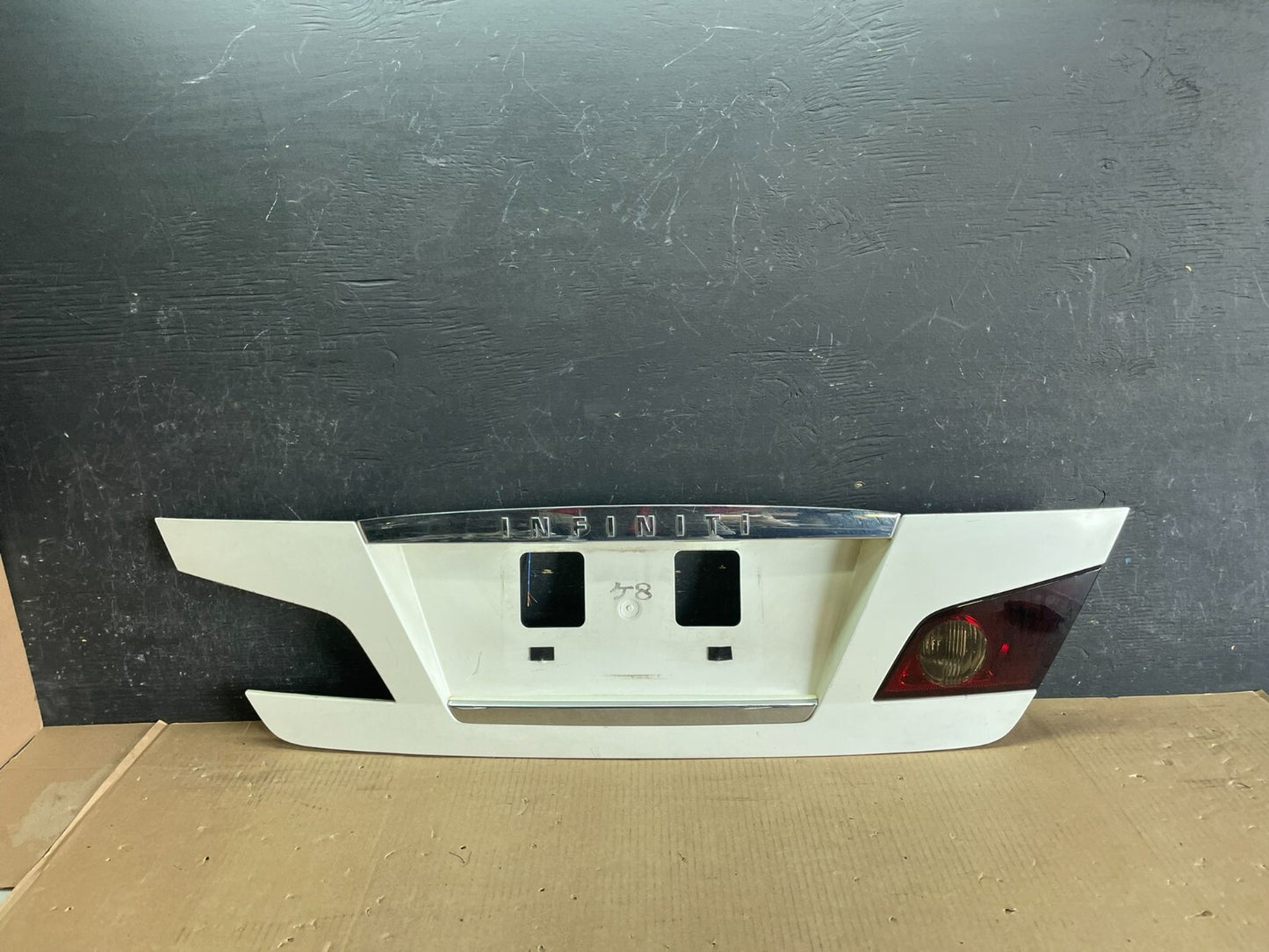 2006 2007 Infiniti M35 Rear Trunk Panel Trim Molding W/ Lights OEM L9194 DG0