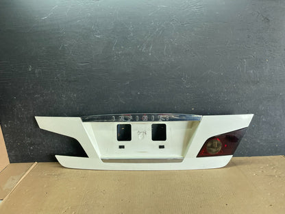 2006 2007 Infiniti M35 Rear Trunk Panel Trim Molding W/ Lights OEM L9194 DG0
