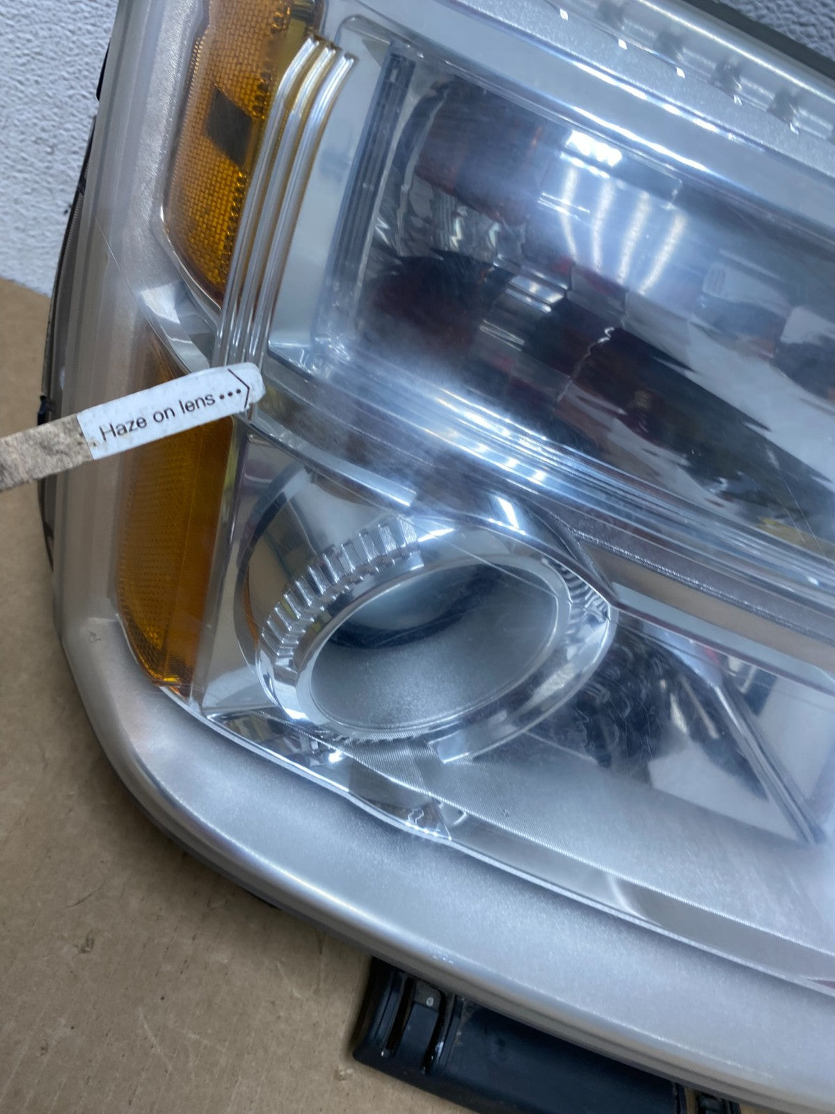 2010 to 2015 GMC Terrain Halogen Passenger Right Rh Side Headlight AF9556 DW4