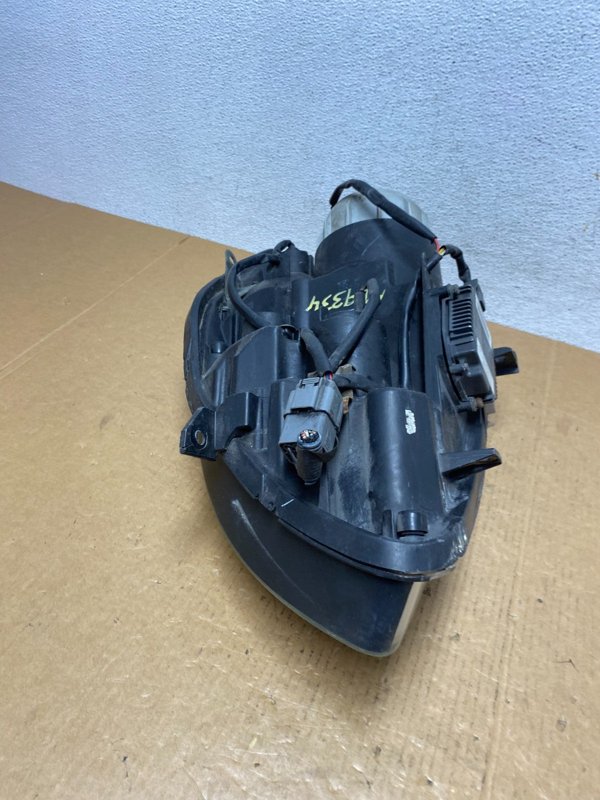 2004 2005 2006 Nissan Maxima Right Passenger Side Headlight Xenon HID AD9334 DW7