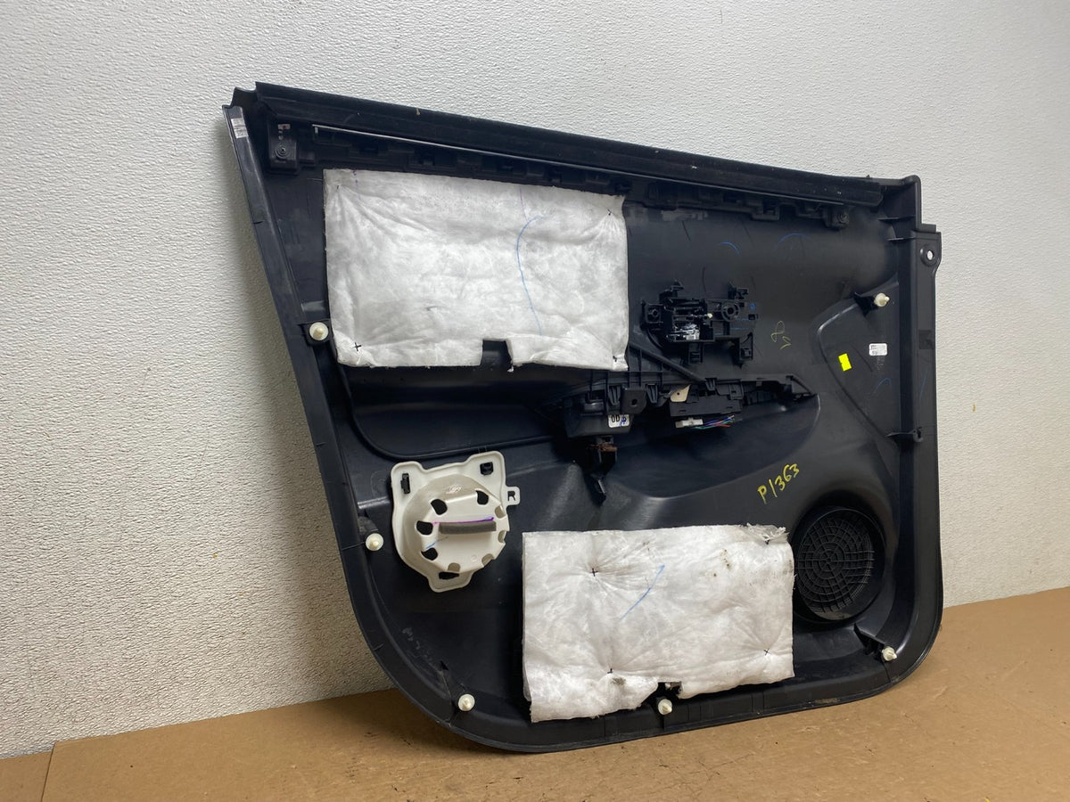 2018 2019 2020 Nissan Kicks Front Right Passenger Door Panel P1363 DG9