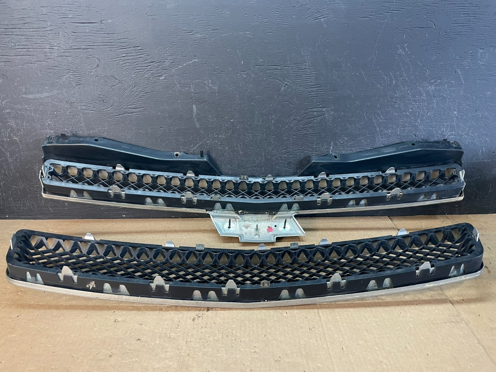 2007 to 2014 Chevrolet Tahoe Suburban Lower Upper Grill Grille Set AD5525 DG3