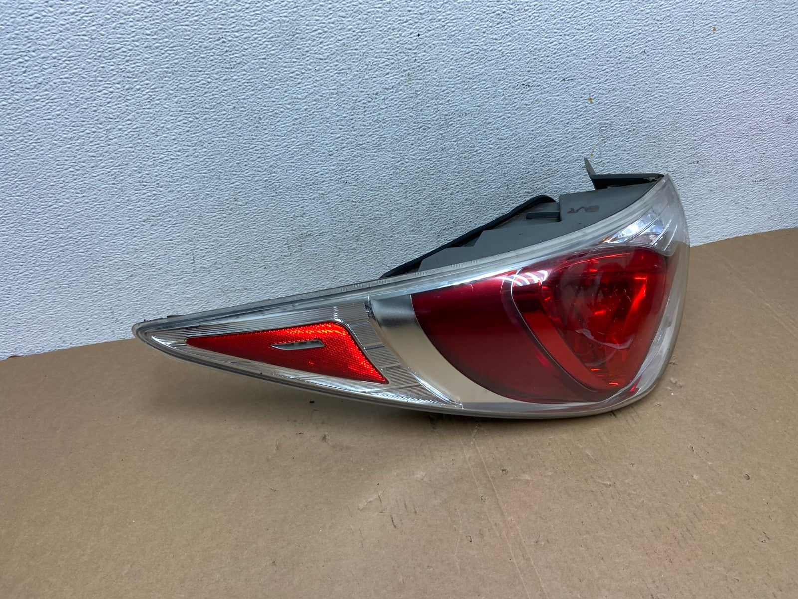 2011 - 2015 Hyundai Sonata Hybrid Left Driver LH Tail Light AD7890 LK2