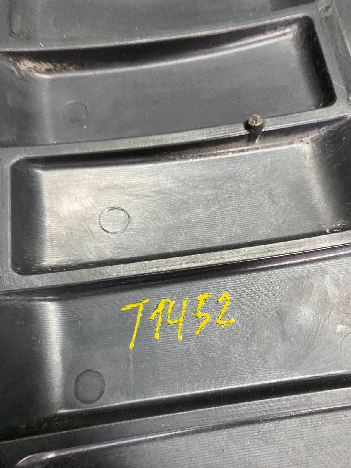 2007 to 2008 GMC Acadia 3.6L VVT Engine Cover Shield OEM T9452 DG9