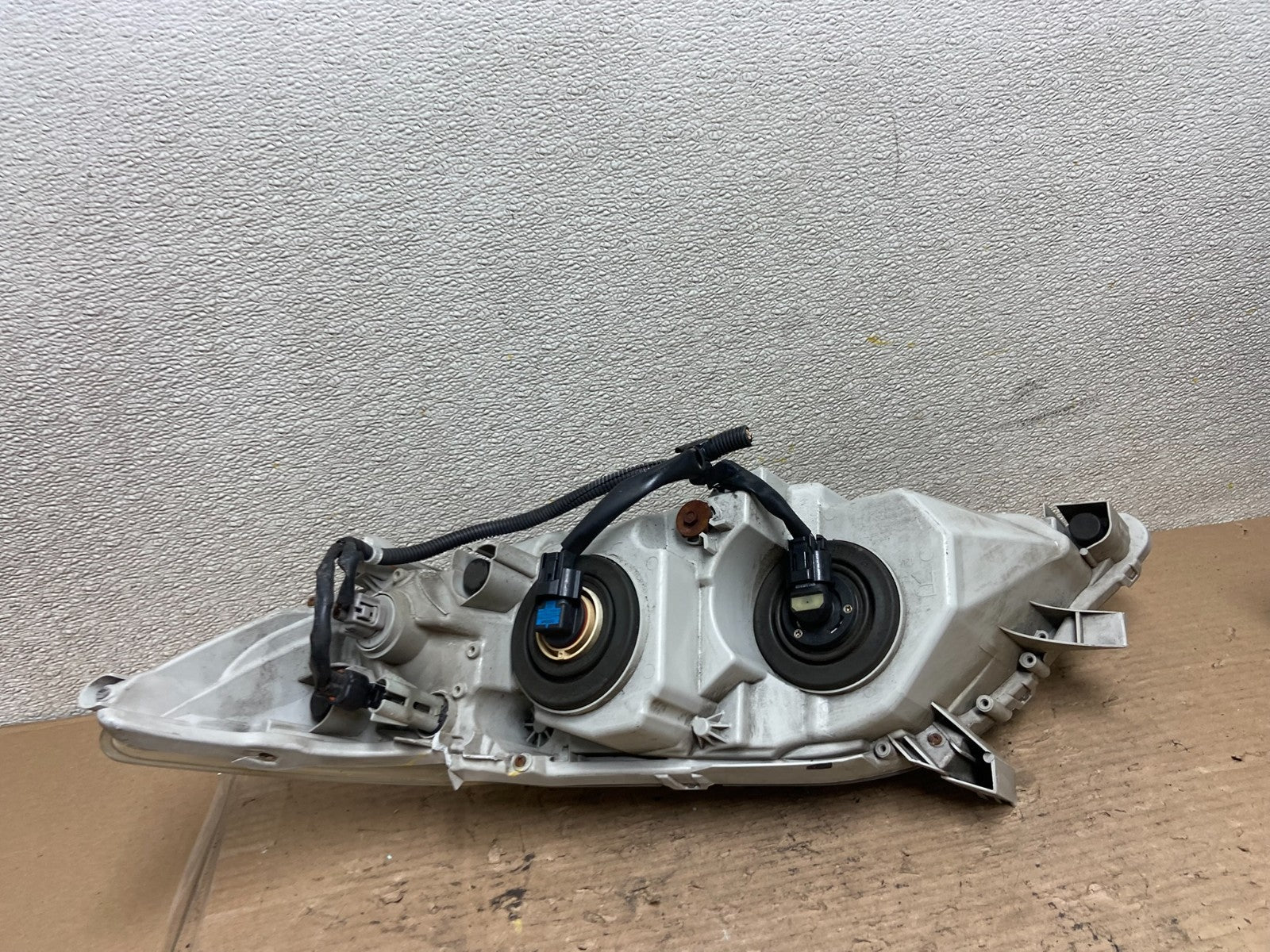 2010 - 2011 Toyota Camry Right Passenger RH Halogen Headlight Oem AA9698 DW4