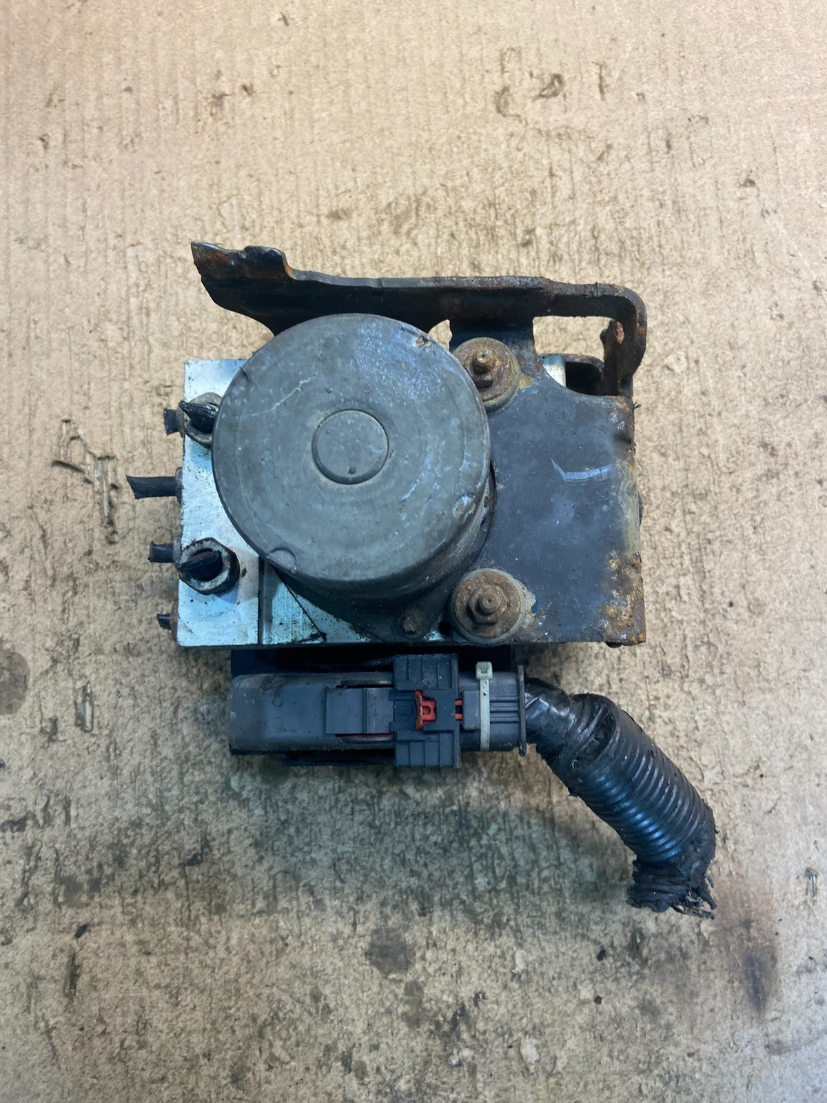 2009 to 2014 Cadillac Escalade ABS Pump Anti Lock Brake Module Z8944 DG5