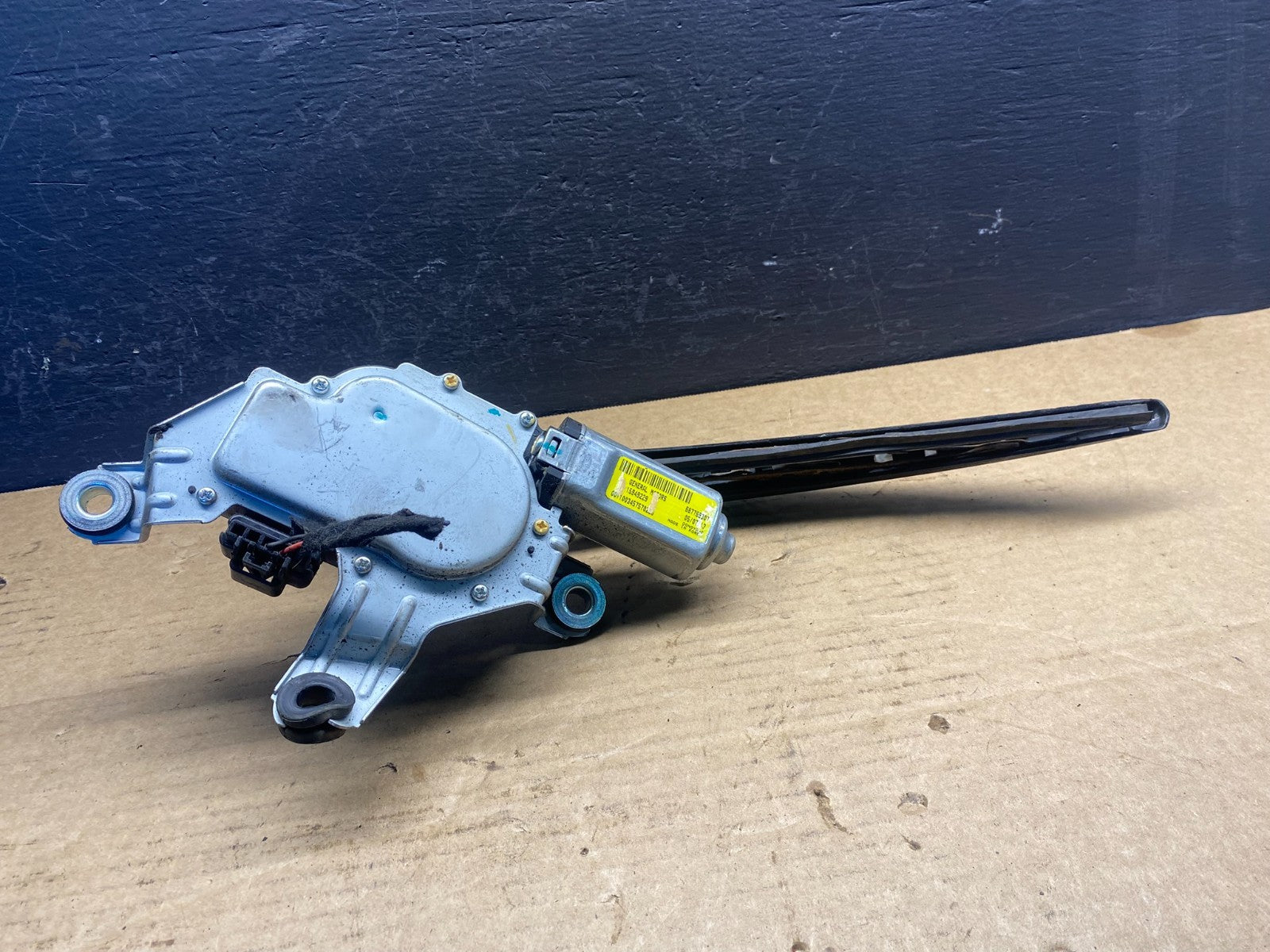 2010 to 2016 Cadillac SRX Rear Windshield Washer Wiper Motor AC7990 DG5