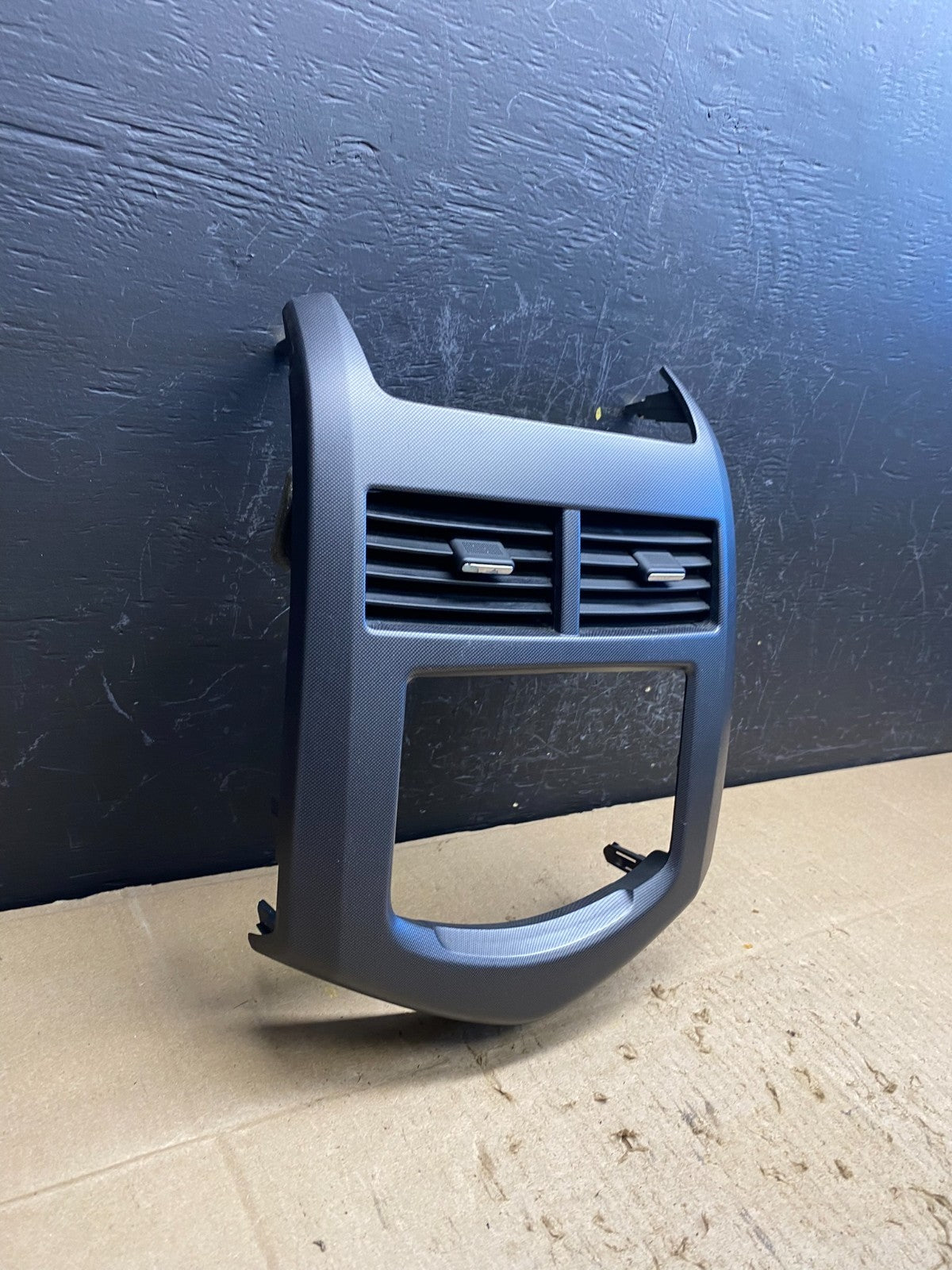 2012-2016 Chevrolet Sonic Center Dash Radio Air Vent Trim Bezel AC4700 DG2