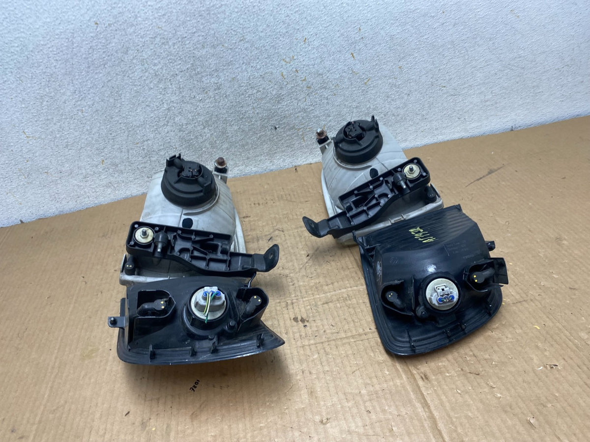 2001 2002 2003 Toyota Sienna Left+Right Side Set Headlights Halogen AI7932 DW9