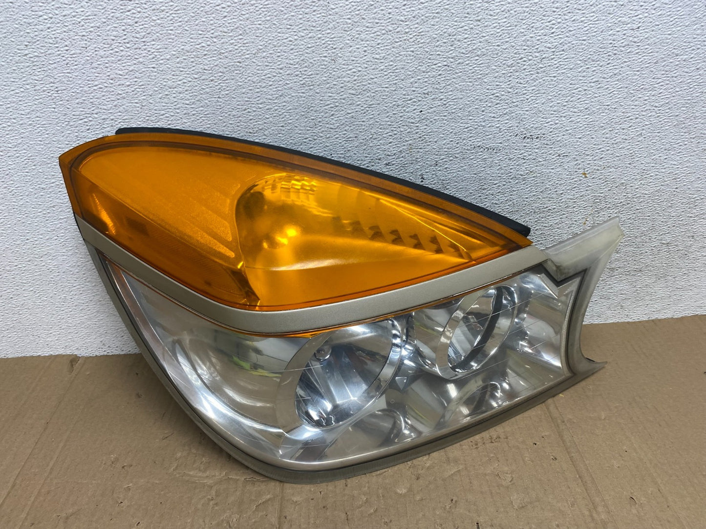 2002 to 2003 Buick Rendezvous Right Passenger RH Side Headlight AE9014 DG0