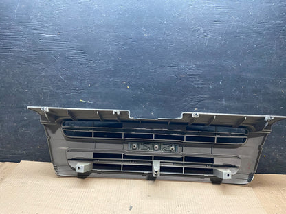 1998 1999 Isuzu Trooper Front Upper Grill Grille U7584 DG8