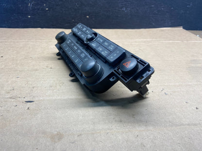 2004-2006 Nissan Quest, Audio Equipment Radio Control Panel 28098-5Z016 AE24852
