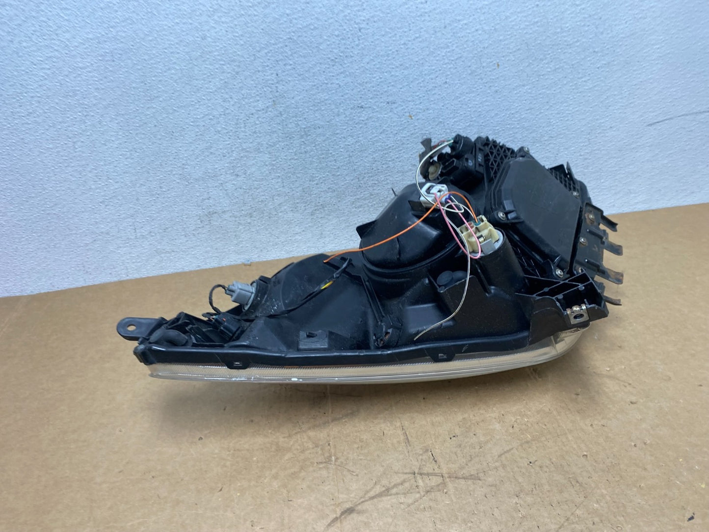 2004 - 2005 Toyota Prius Left Driver Lh Xenon HID Headlight AD6293 DW7