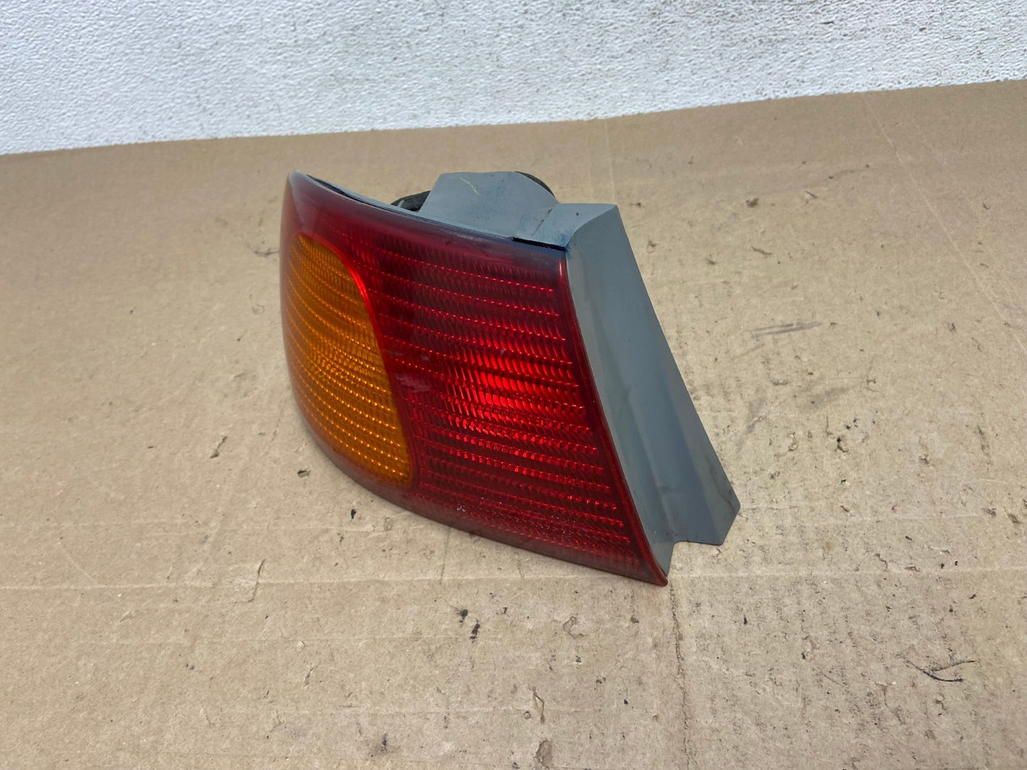 1998 1999 2000 Toyota Corolla Left Driver Lh Side Tail light AE6429 LK1