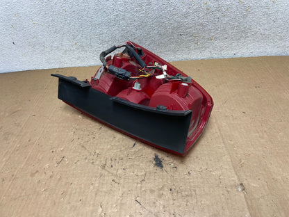 2009 to 2010 Kia Sportage Right Passenger RH Side Tail Light AI9321 DW5