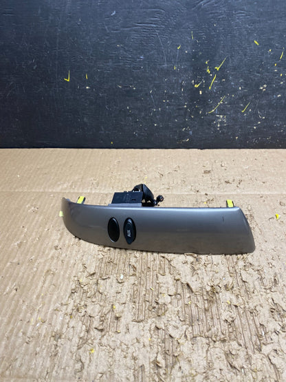 2004 to 2010 Toyota Sienna Right Side Radio Switches Bezel Trim V9981 DG0