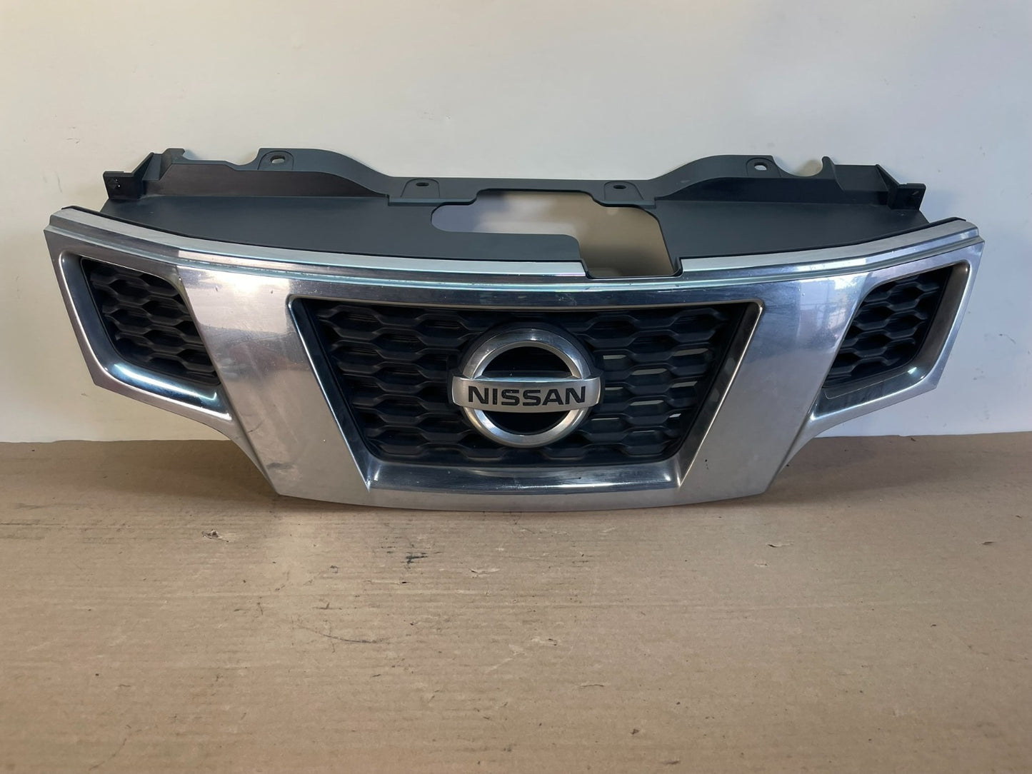 2013 to 2019 Nissan NV200 Front Upper Grill Grille AF8492 DG0