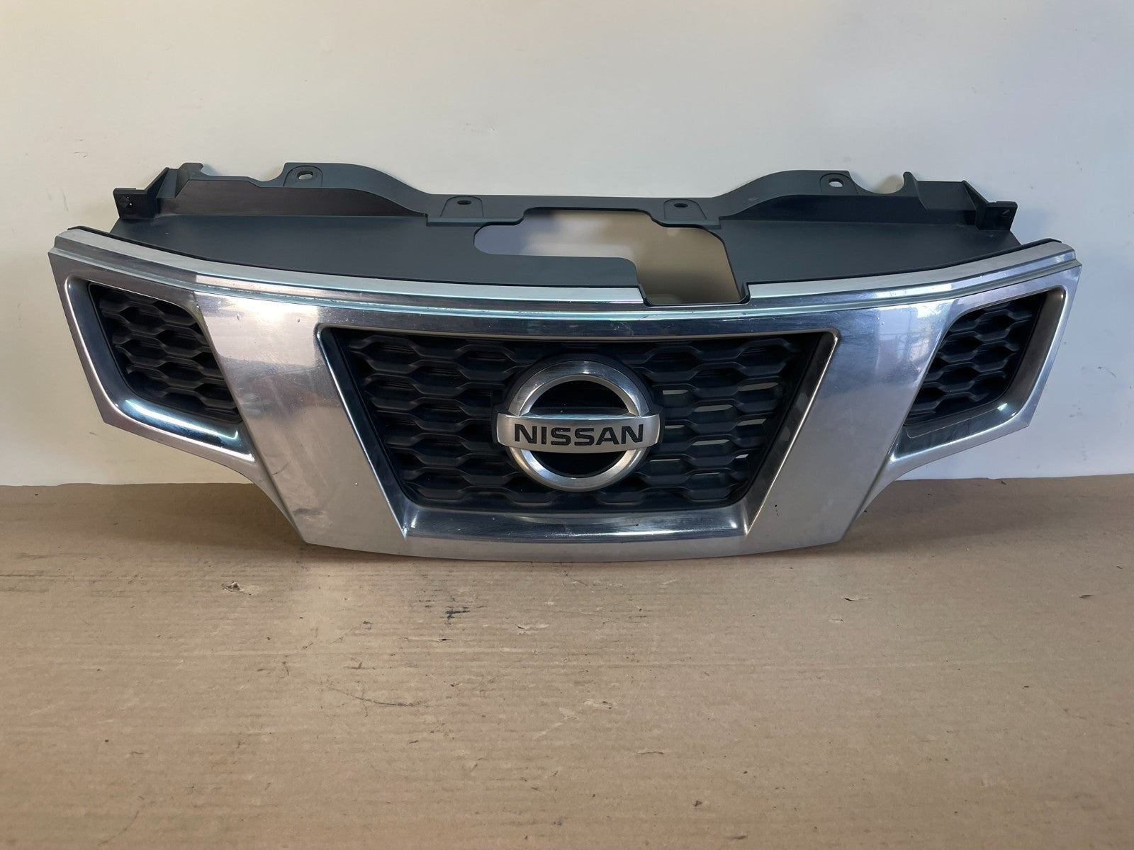 2013 to 2019 Nissan NV200 Front Upper Grill Grille AF8492 DG0