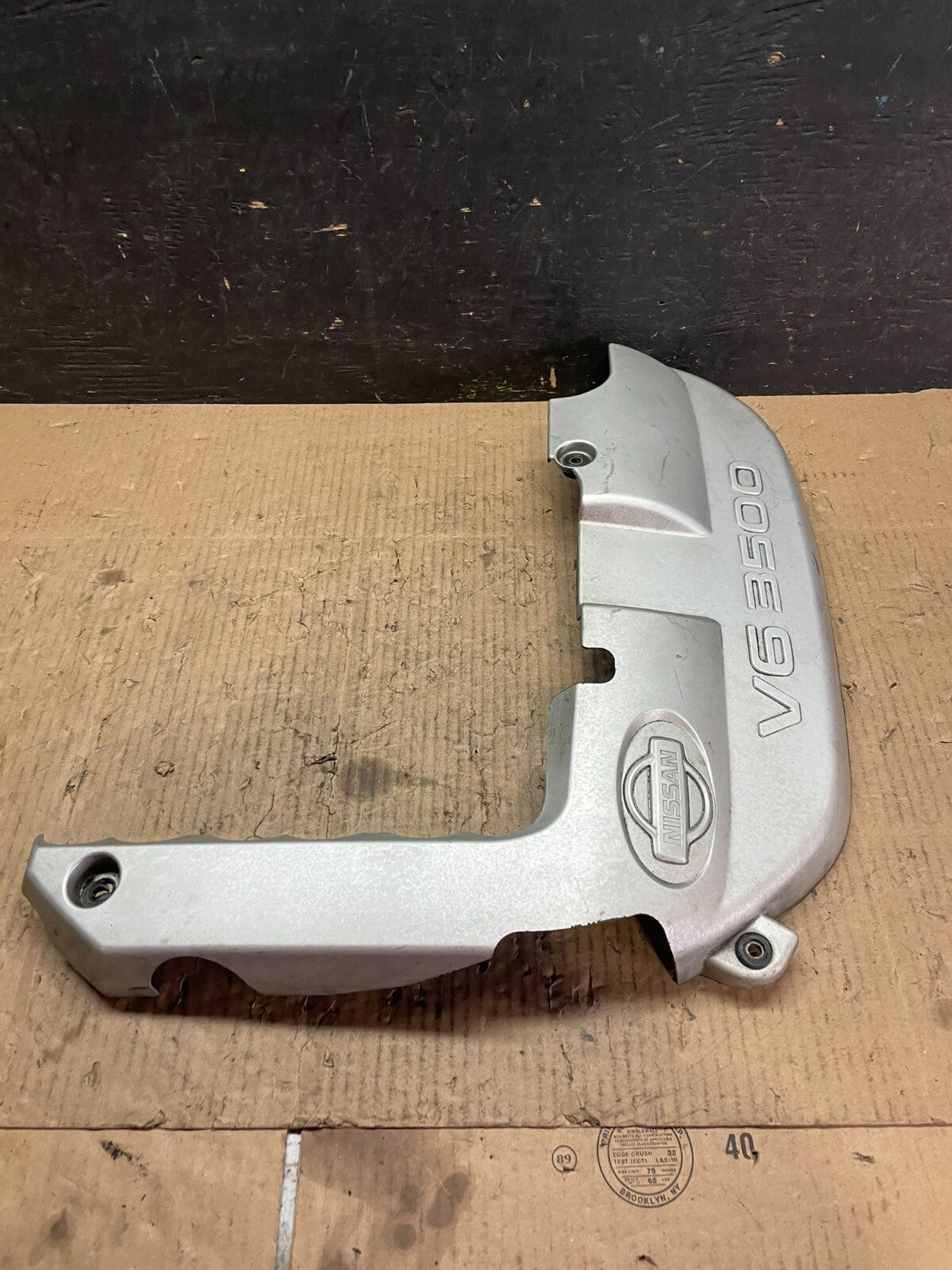 2001 to 2004 Nissan Pathfinder Engine Cover Ornament M6079 DG2