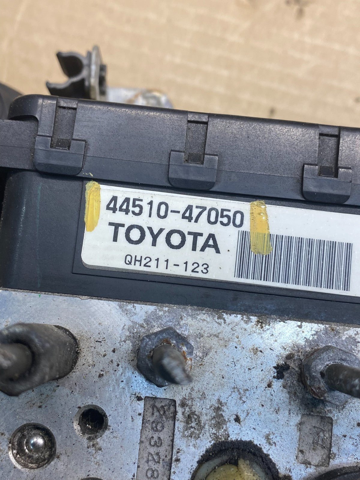 2004 - 2009 Toyota Prius ABS Brake Pump Anti Lock Module AH7596 DG6