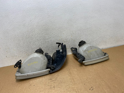 2001-2004 Toyota Sequoia Left+Right Side Halogen Headlights AI6586 DW8
