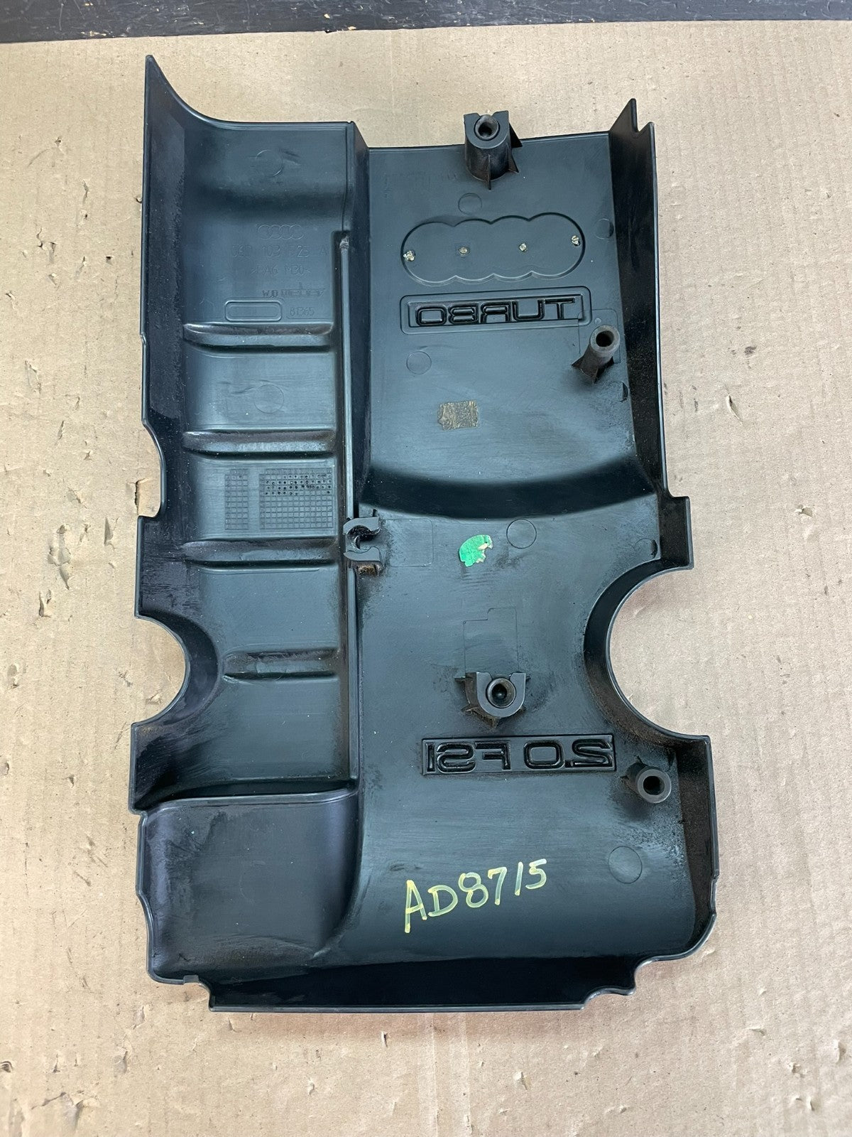 2005 to 2008 Audi A4 2.0L FSI Engine Cover Garnish AD8715 DW3