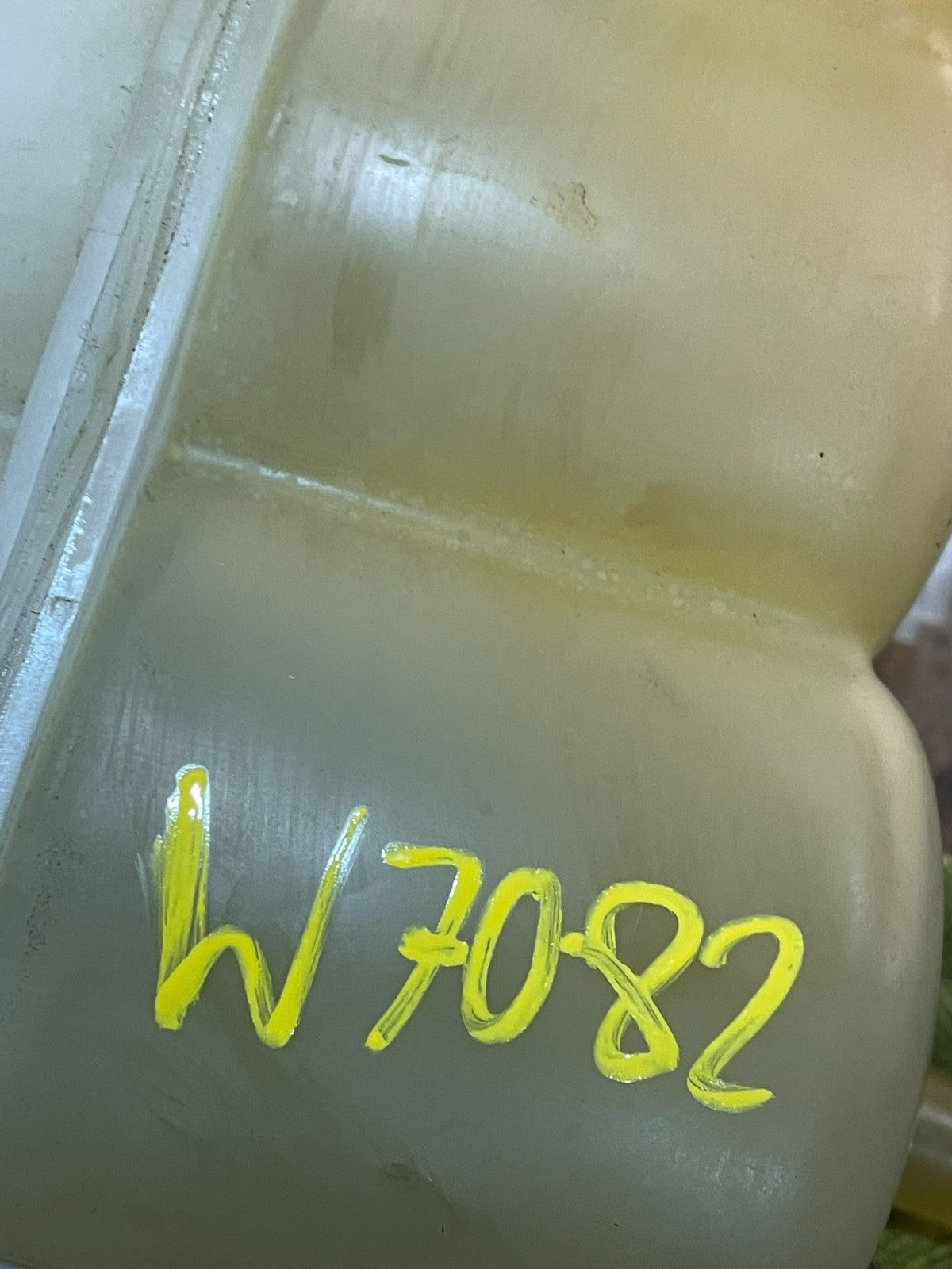 2020-2023 Ford Explorer Radiator Coolant Recovery Bootle Tank  W7082  DG7