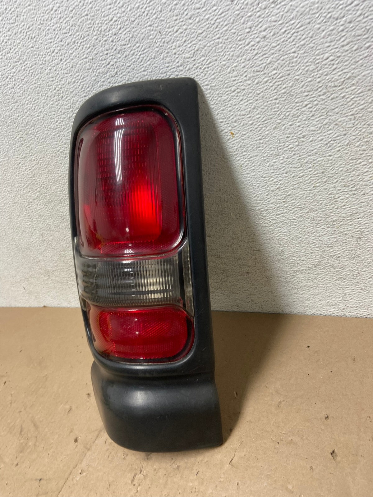 1994 to 2001 Dodge Ram 1500 Left Driver LH Tail Light AG5298 LK1