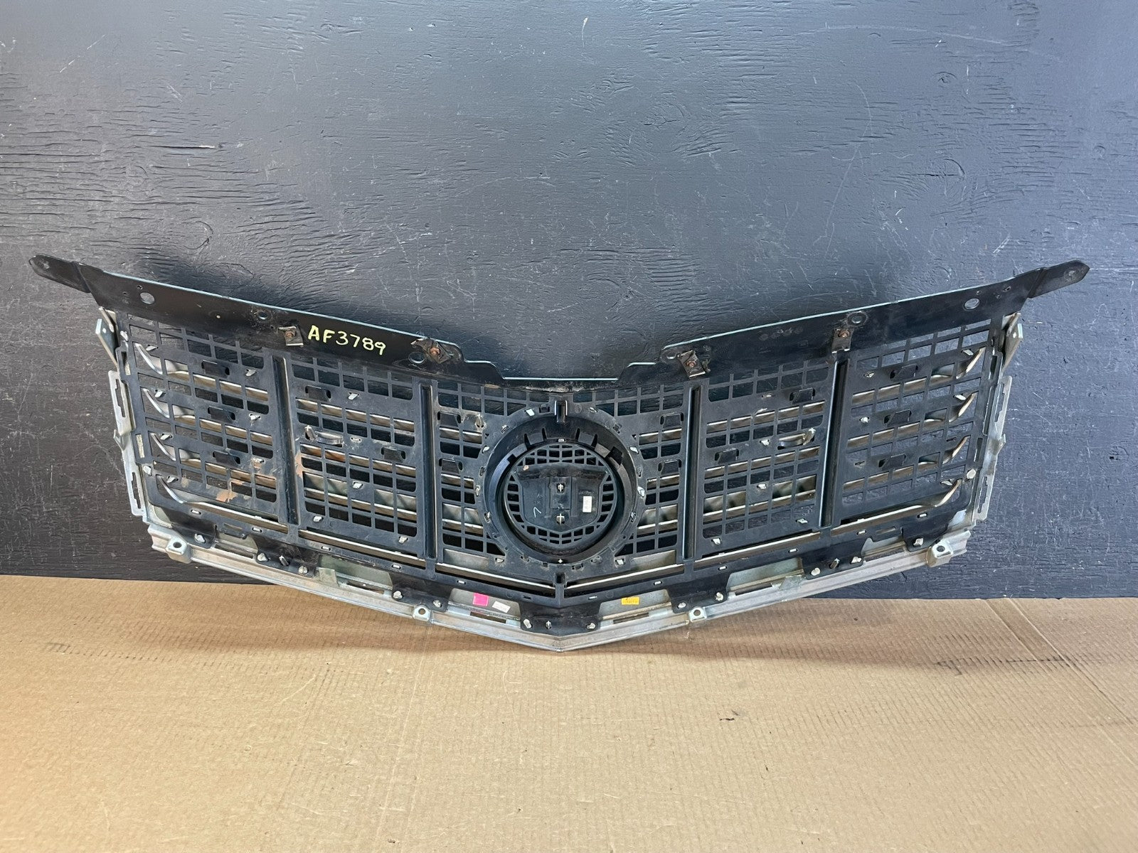 2013 to 2016 Cadillac SRX Front Upper Grille Grill AF3789 DG3